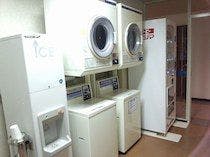 ร้านซักผ้าหยอดเหรียญ