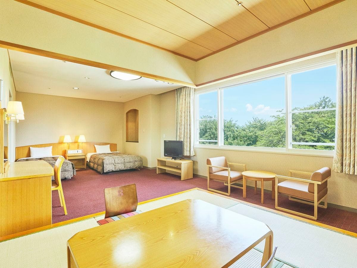 일본식 및 서양식 객실 (욕조 포함)