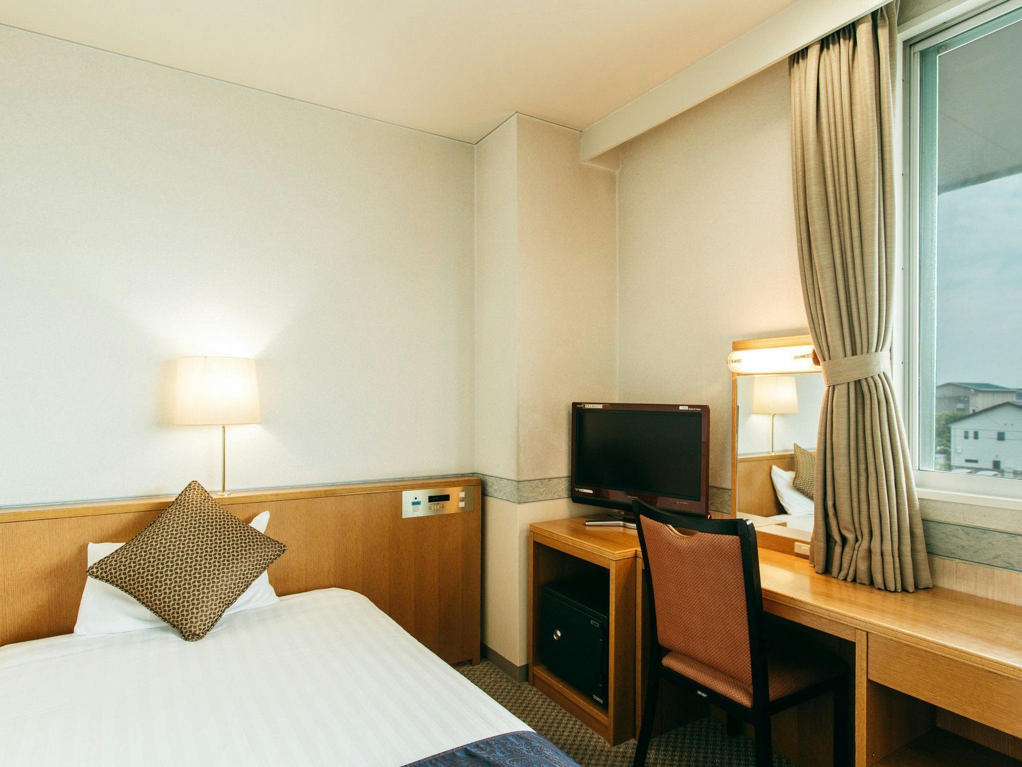 ห้องเซมิ-ดับเบิล / 17 ตร.ม.