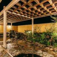 อ่างอาบน้ำกลางแจ้งชั้น 1