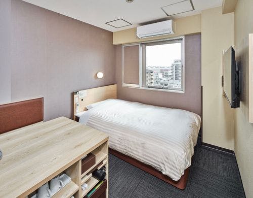 ワイドデスクで作業も捗ります