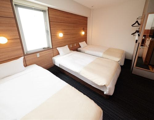 ベッドが３つ設置されたお部屋です