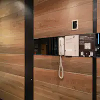 ทางเข้าจะล็อคหลังเวลา 24.00 น.