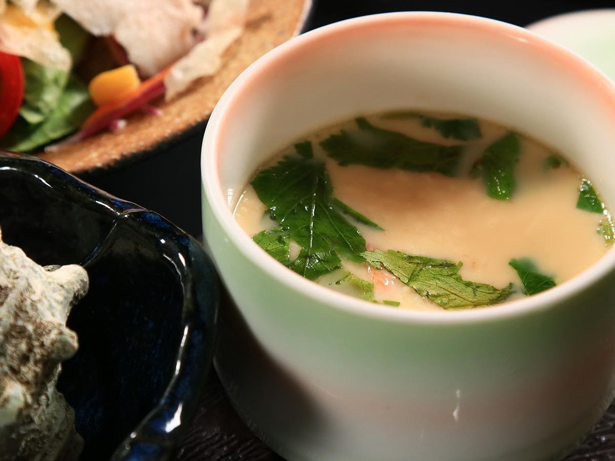 Ito Usami Onsen: Minshuku Fukabe - A Guesthouse with Delicious Seafood and Gemstone Open-Air Baths