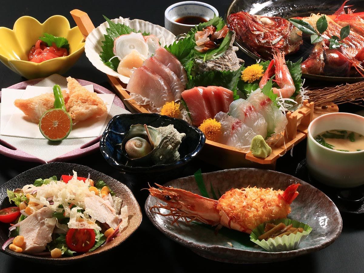 Ito Usami Onsen: Minshuku Fukabe - A Guesthouse with Delicious Seafood and Gemstone Open-Air Baths