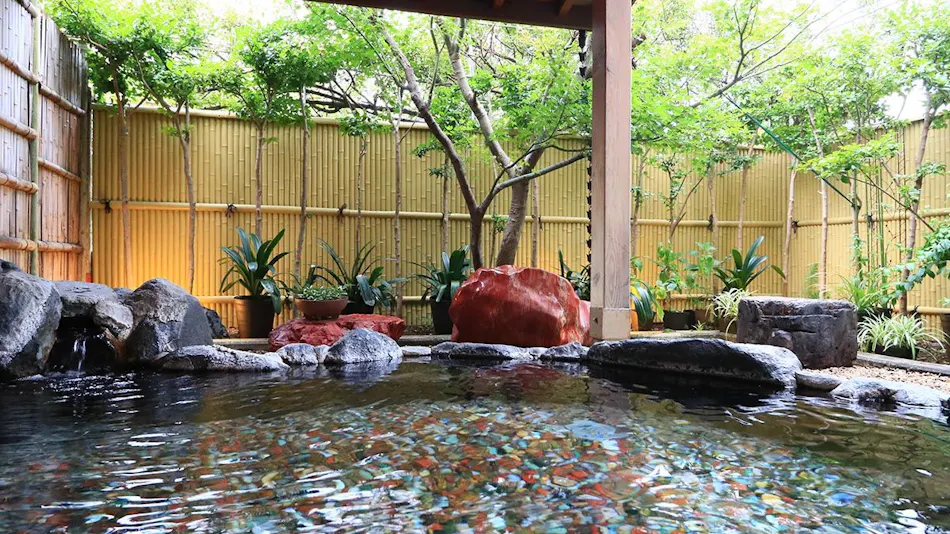 Ito Usami Onsen: Minshuku Fukabe - A Guesthouse with Delicious Seafood and Gemstone Open-Air Baths