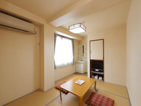 ห้องพักสไตล์ญี่ปุ่นสำหรับสองคน (ใช้ห้องน้ำและห้องอาบน้ำร่วมกัน)