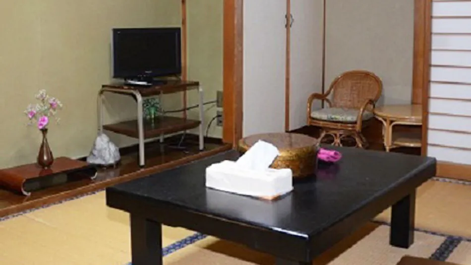 Itoya Ryokan: A Lodge Connecting "En" with Local Sake and Delicacies at the Foot of Kumano Taisha