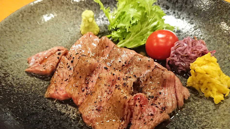 Itoya Ryokan: A Lodge Connecting "En" with Local Sake and Delicacies at the Foot of Kumano Taisha