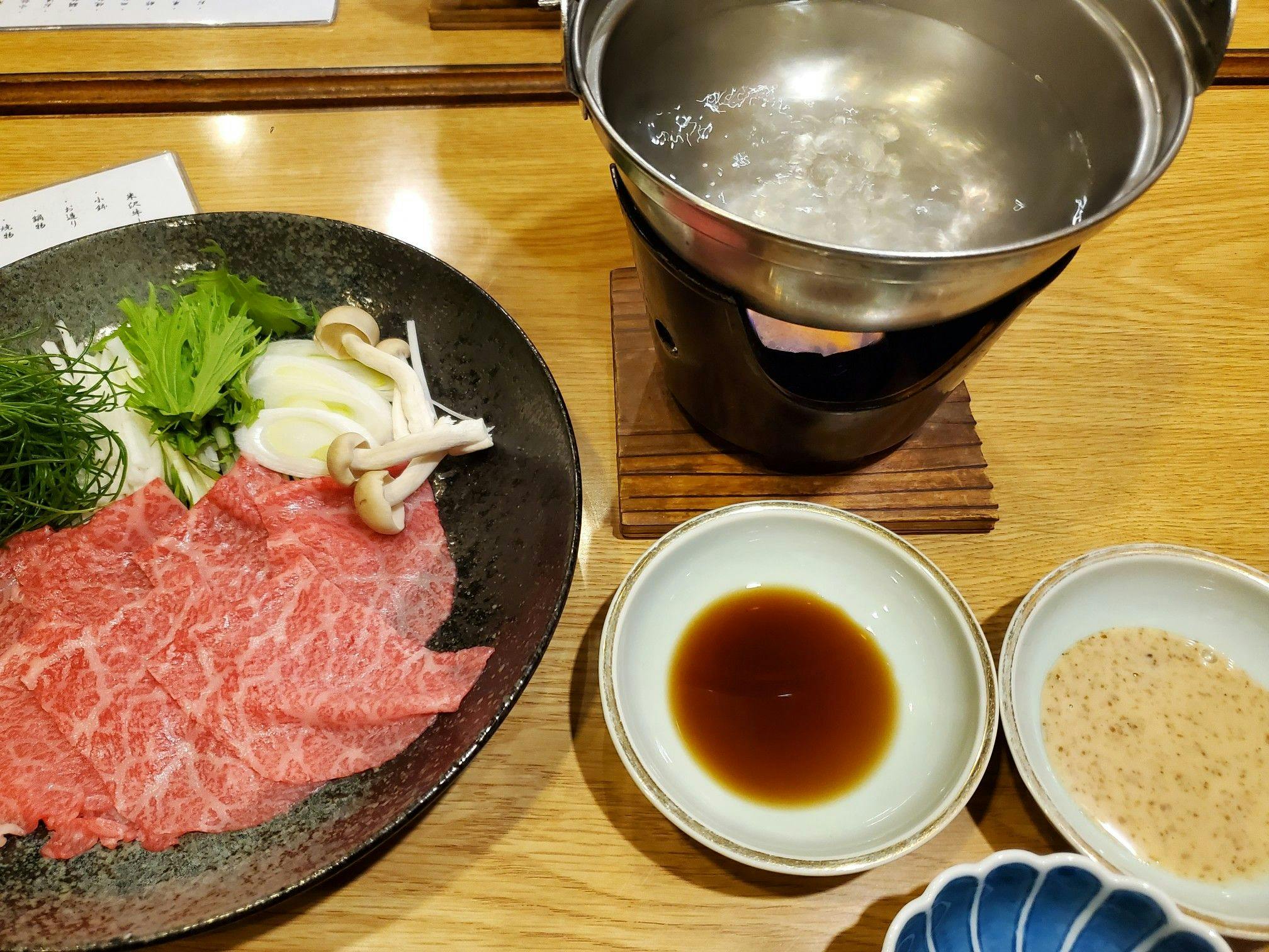 Itoya Ryokan: A Lodge Connecting "En" with Local Sake and Delicacies at the Foot of Kumano Taisha