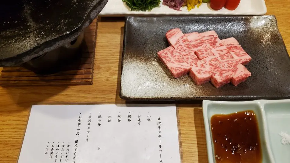 Itoya Ryokan: A Lodge Connecting "En" with Local Sake and Delicacies at the Foot of Kumano Taisha