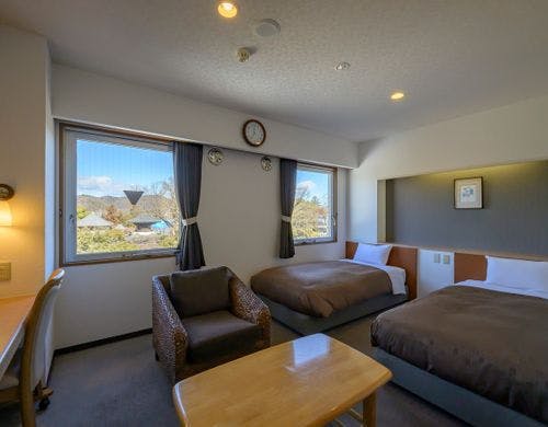 シングルベッド2台＆ソファ完備