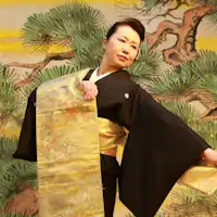 การเต้นรำในชุดประจำชาติ