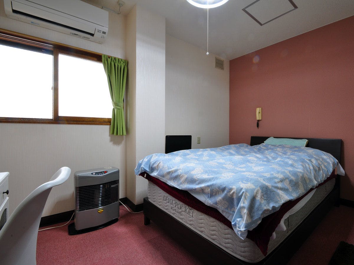 【ห้องเซมิ-ดับเบิล (พร้อมอ่างอาบน้ำและห้องน้ำ)】