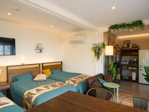 Kamar bergaya Asia '翠'