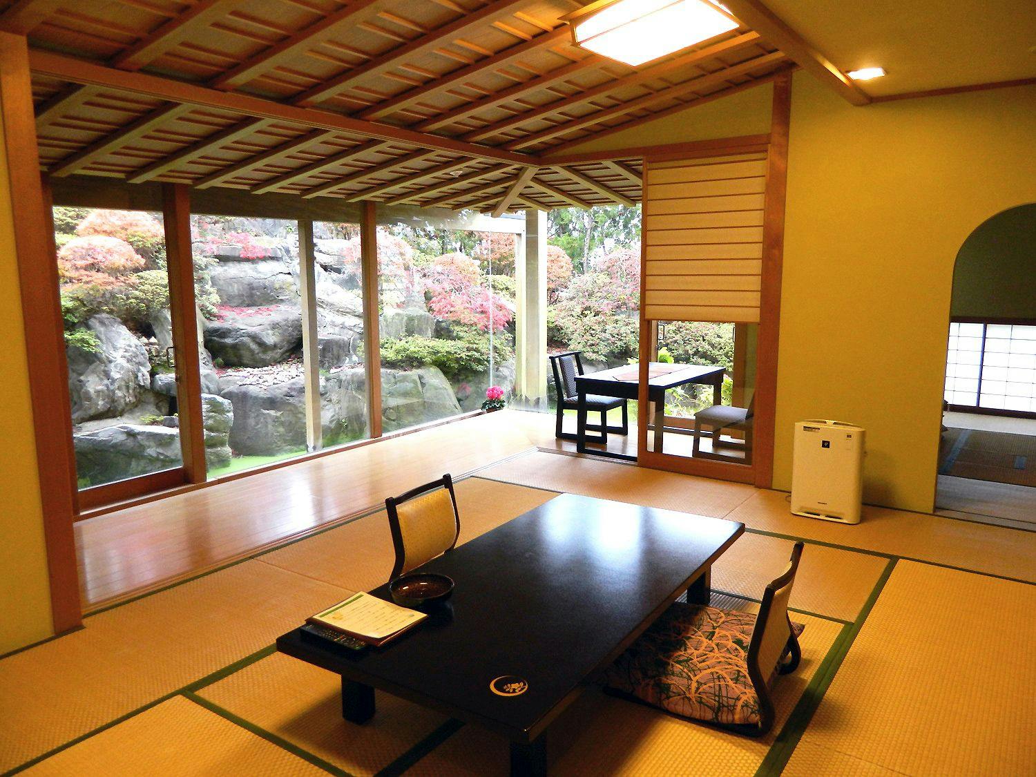 Inagaki Onsen Hotel Kagetsutei, a Hot Spring Inn with Natural Flowing Water, Famous Bath of Okutsugaru