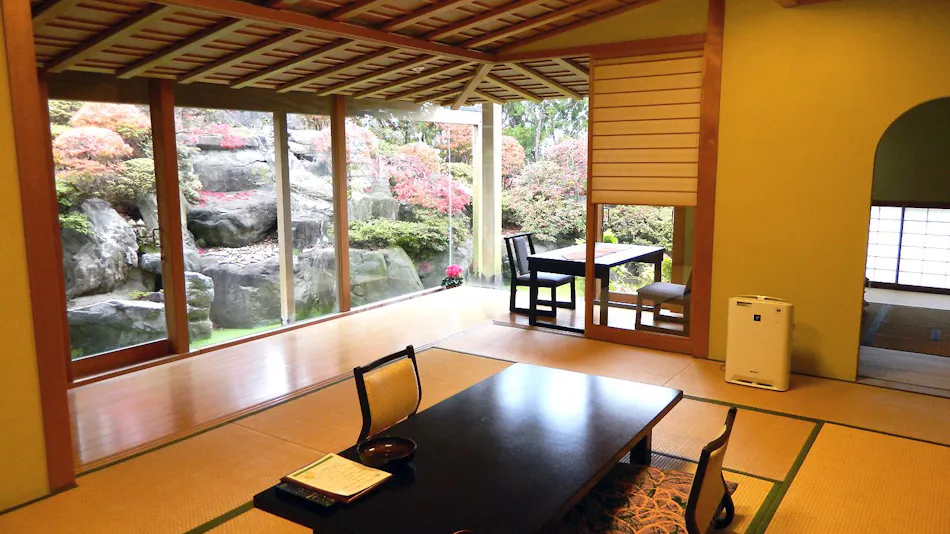 Inagaki Onsen Hotel Kagetsutei, a Hot Spring Inn with Natural Flowing Water, Famous Bath of Okutsugaru