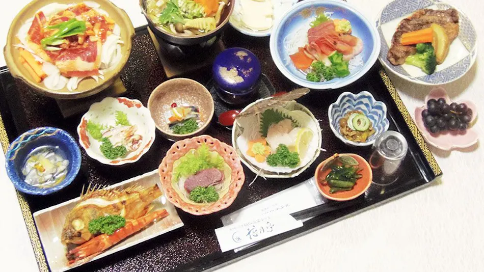 Inagaki Onsen Hotel Kagetsutei, a Hot Spring Inn with Natural Flowing Water, Famous Bath of Okutsugaru