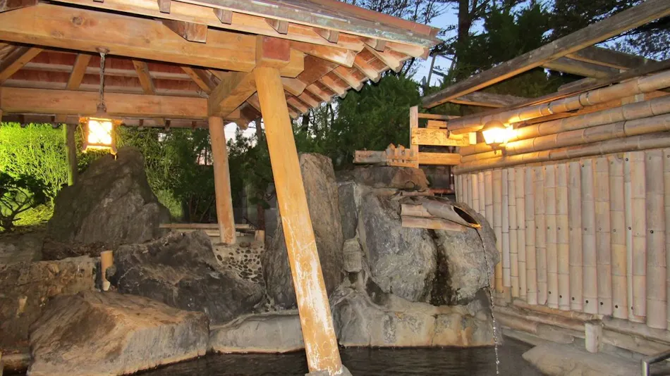 Inagaki Onsen Hotel Kagetsutei, a Hot Spring Inn with Natural Flowing Water, Famous Bath of Okutsugaru