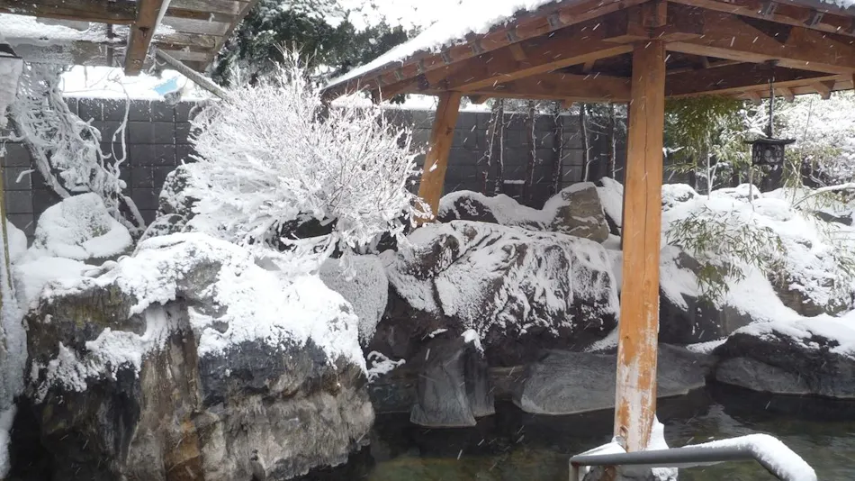 Inagaki Onsen Hotel Kagetsutei, a Hot Spring Inn with Natural Flowing Water, Famous Bath of Okutsugaru