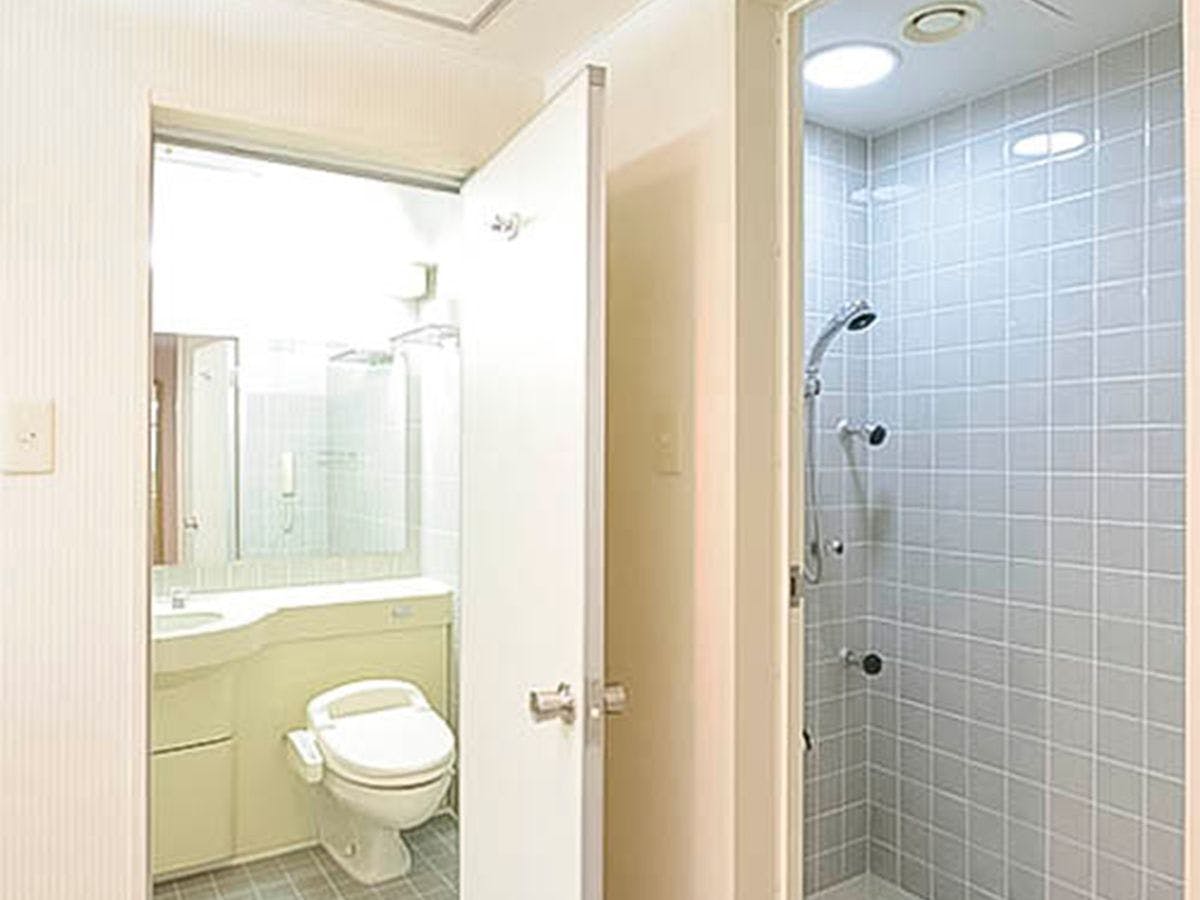 ห้องน้ำในห้องซูพีเรียทวินรูม