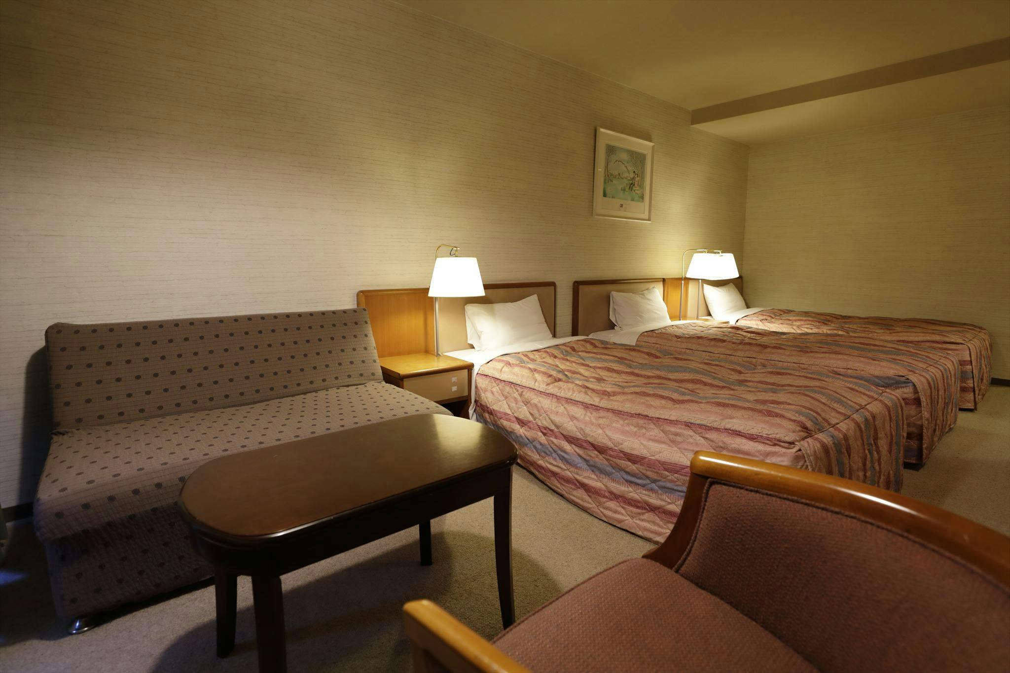 ตัวอย่างห้องพักแบบเตียงคู่ในอาคารเสริม