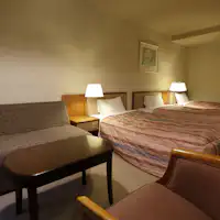 ตัวอย่างห้องพักแบบเตียงคู่ในอาคารเสริม