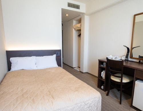 セミダブルルーム内観