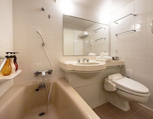 ＜洋室：ユニットバス＞