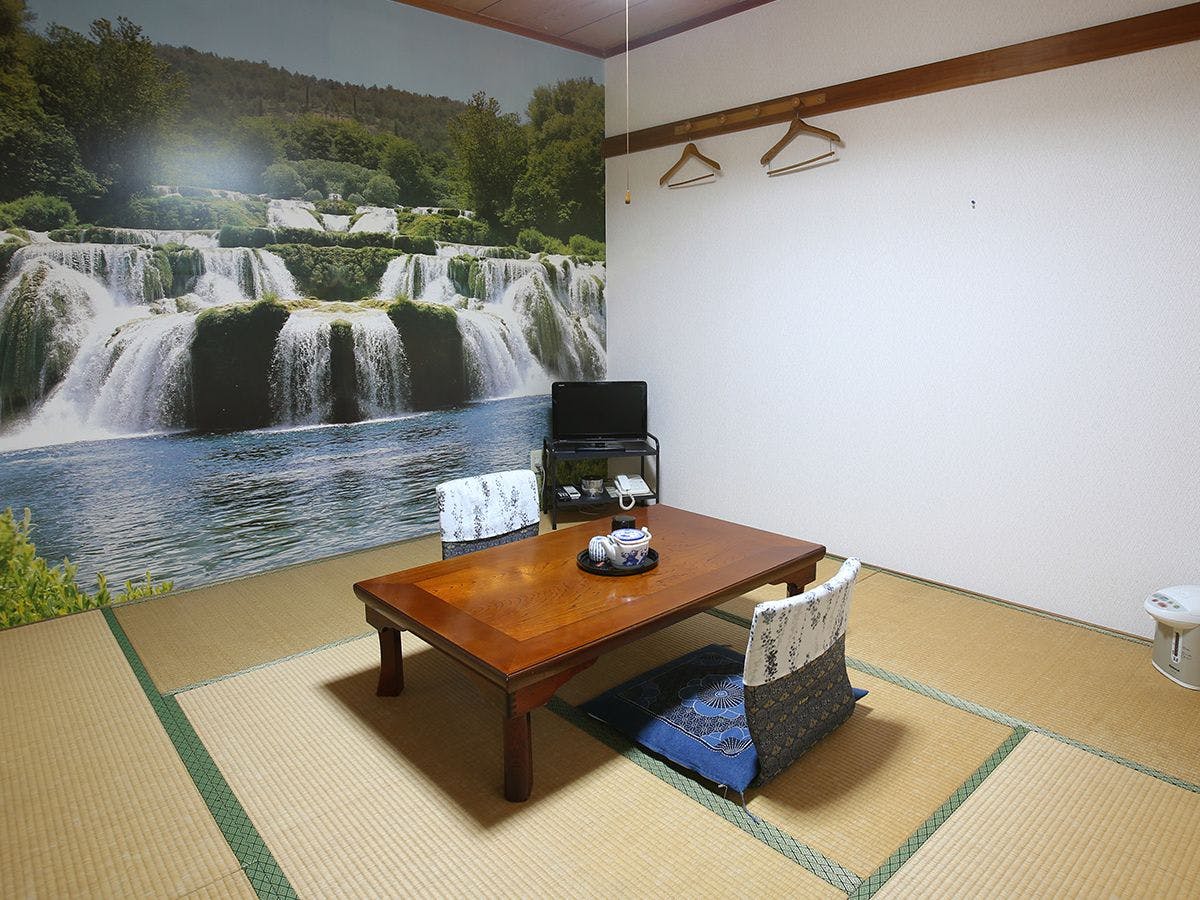 ・ห้องสไตล์ญี่ปุ่นขนาด 6 เสื่อ เหมาะสำหรับการใช้งานธุรกิจ