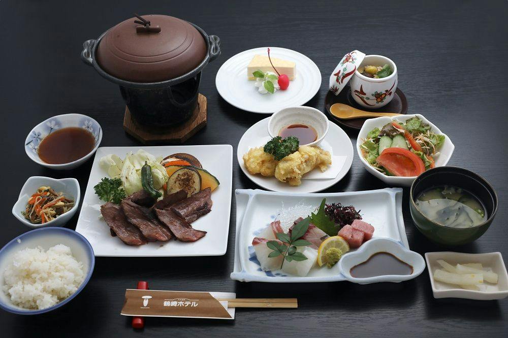 Tsurusaki Hotel with Natural Hot Spring Source Flowing