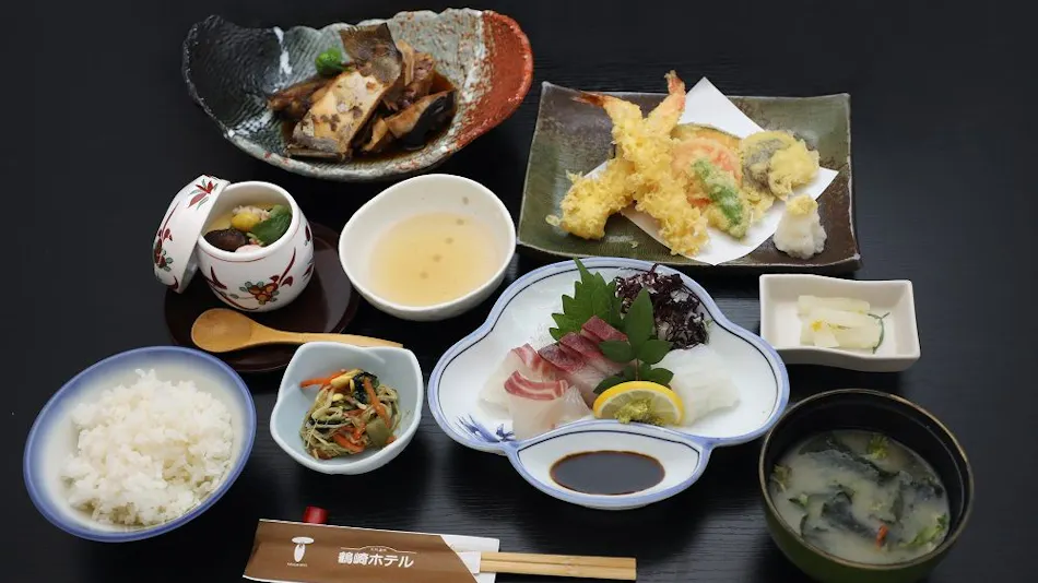 Tsurusaki Hotel with Natural Hot Spring Source Flowing
