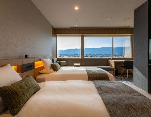 プレミアムツインのベッドサイド