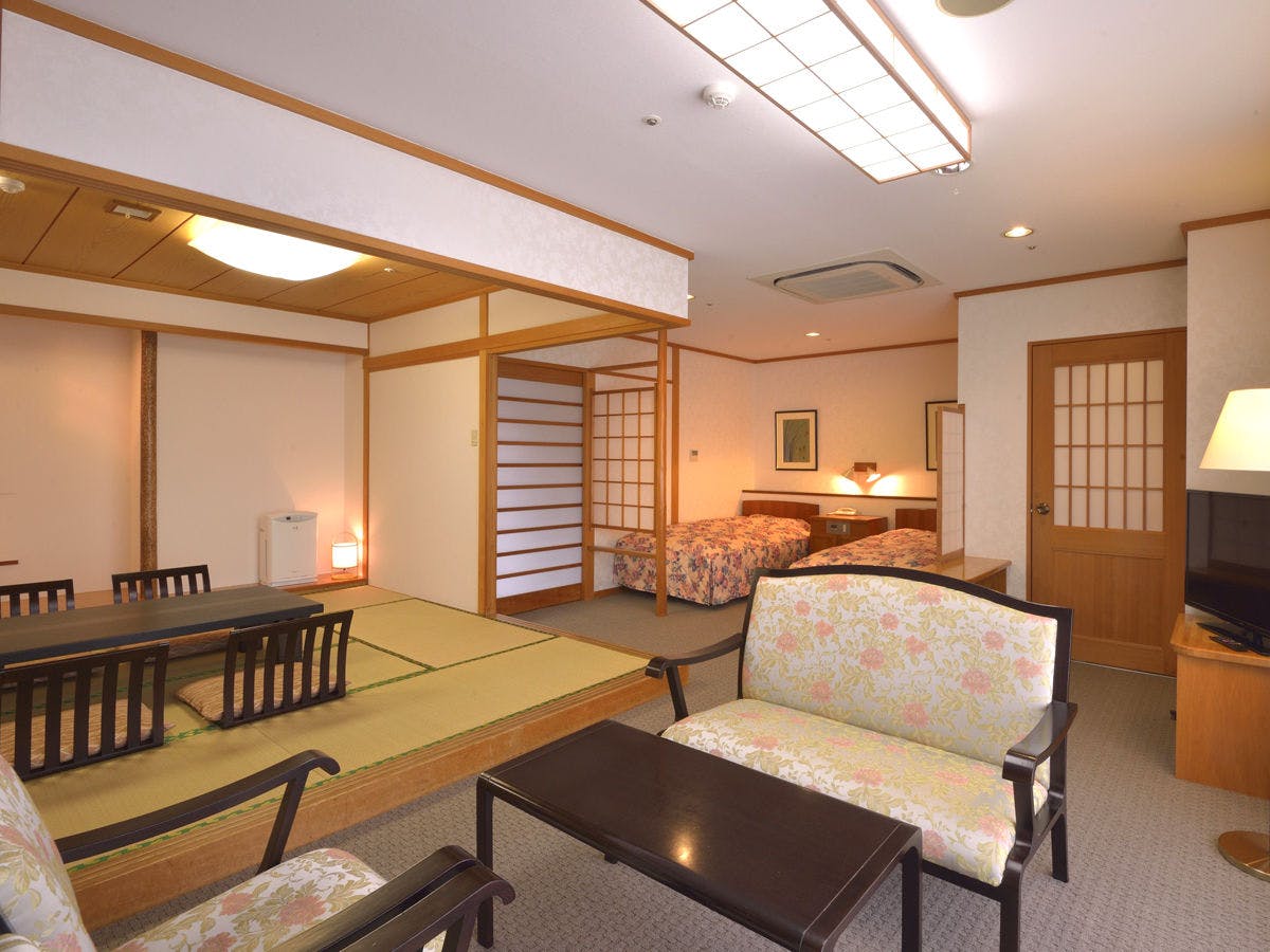 ตัวอย่างห้องพัก: ห้องสไตล์ญี่ปุ่นและตะวันตก (ห้องพิเศษ)