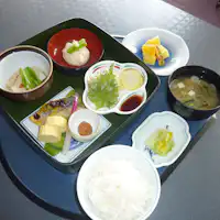 몸에 좋은 일본식 아침 식사. 영양을 충분히 보충하세요!