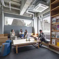 Ruang tamu dan dapur 4