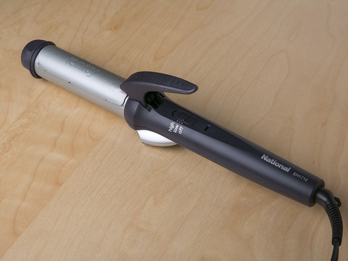 Peminjaman pelurus rambut (di kaunter hadapan)