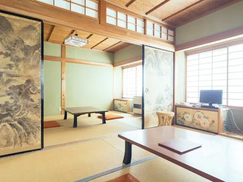 ตัวอย่างห้องพักแบบญี่ปุ่นที่เชื่อมต่อกันสองห้อง