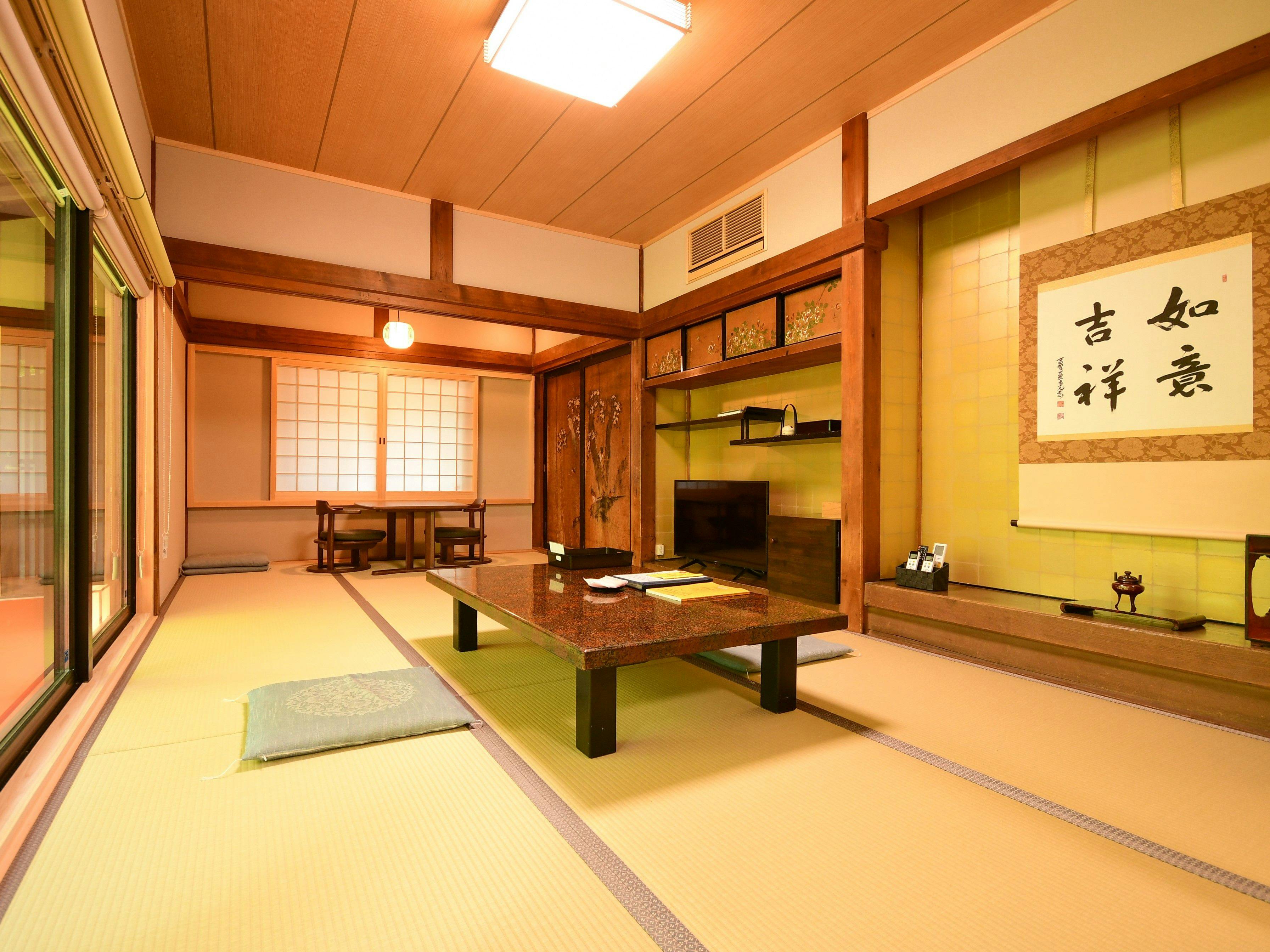 ห้องสวีทพร้อมอ่างอาบน้ำกึ่งกลางแจ้ง