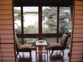 割烹旅館　八千代　