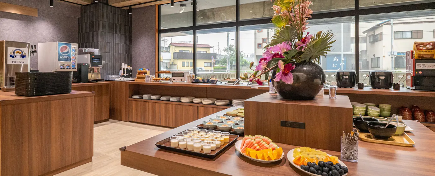บุฟเฟ่ต์อาหารเช้าแบบญี่ปุ่นและตะวันตก