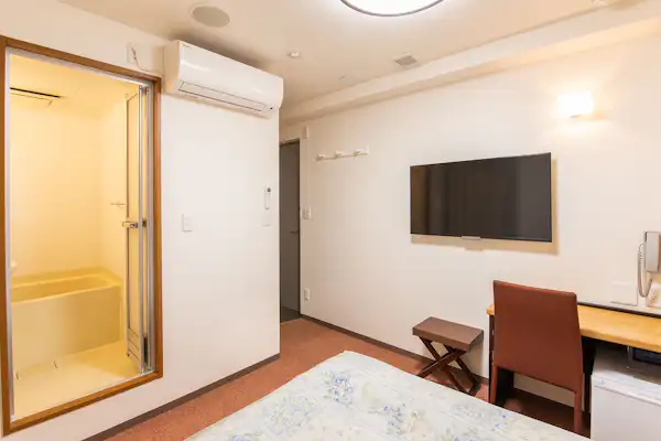 ห้องพักทั้งหมดมีห้องน้ำและห้องสุขาแยกกัน