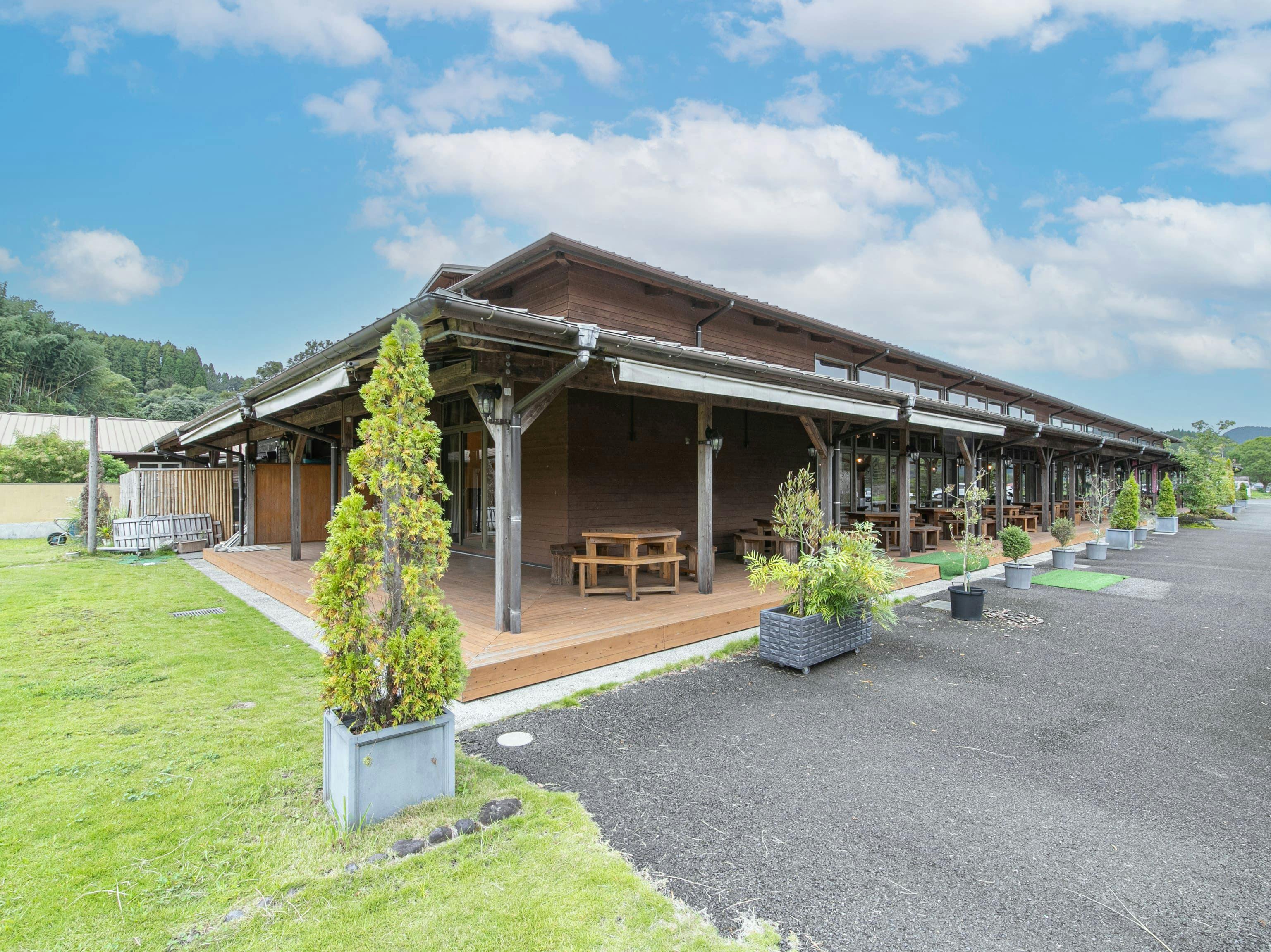 Fontana no Oka Kamou: The Scent of Wood and Beautiful Hot Springs