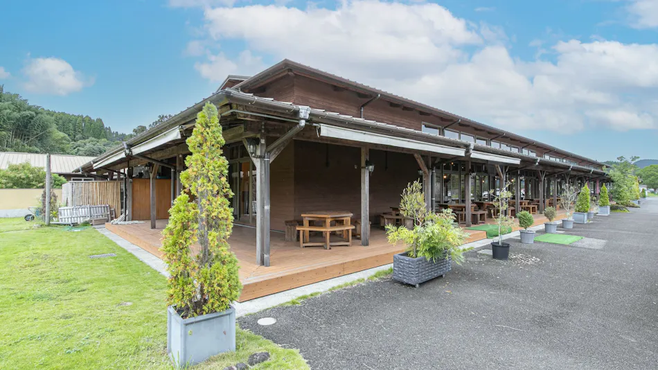 Fontana no Oka Kamou: The Scent of Wood and Beautiful Hot Springs