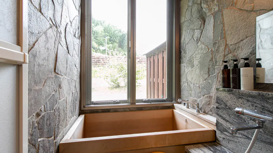 Fontana no Oka Kamou: The Scent of Wood and Beautiful Hot Springs