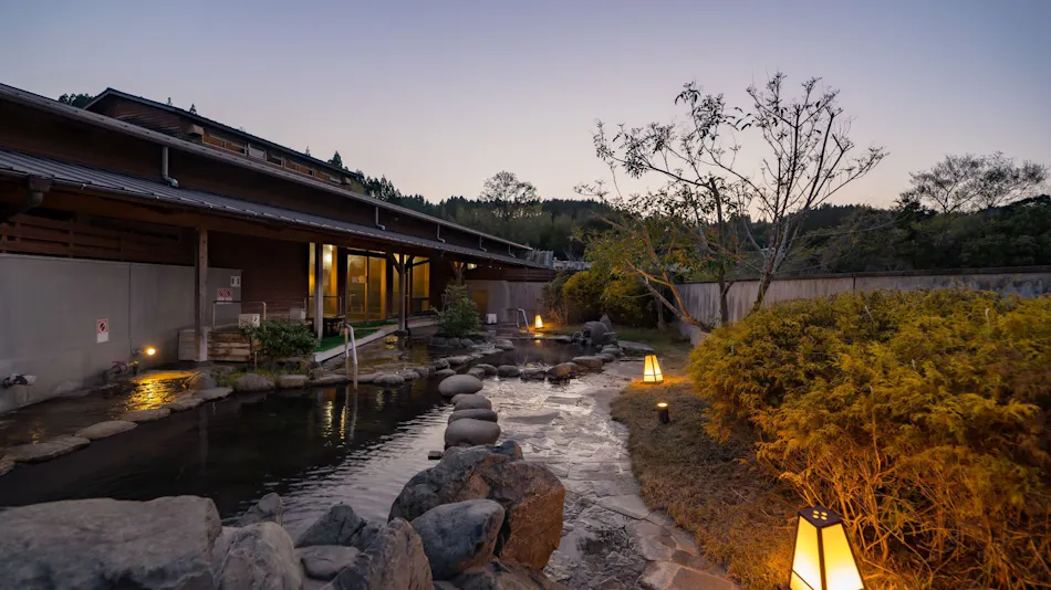 Fontana no Oka Kamou: The Scent of Wood and Beautiful Hot Springs