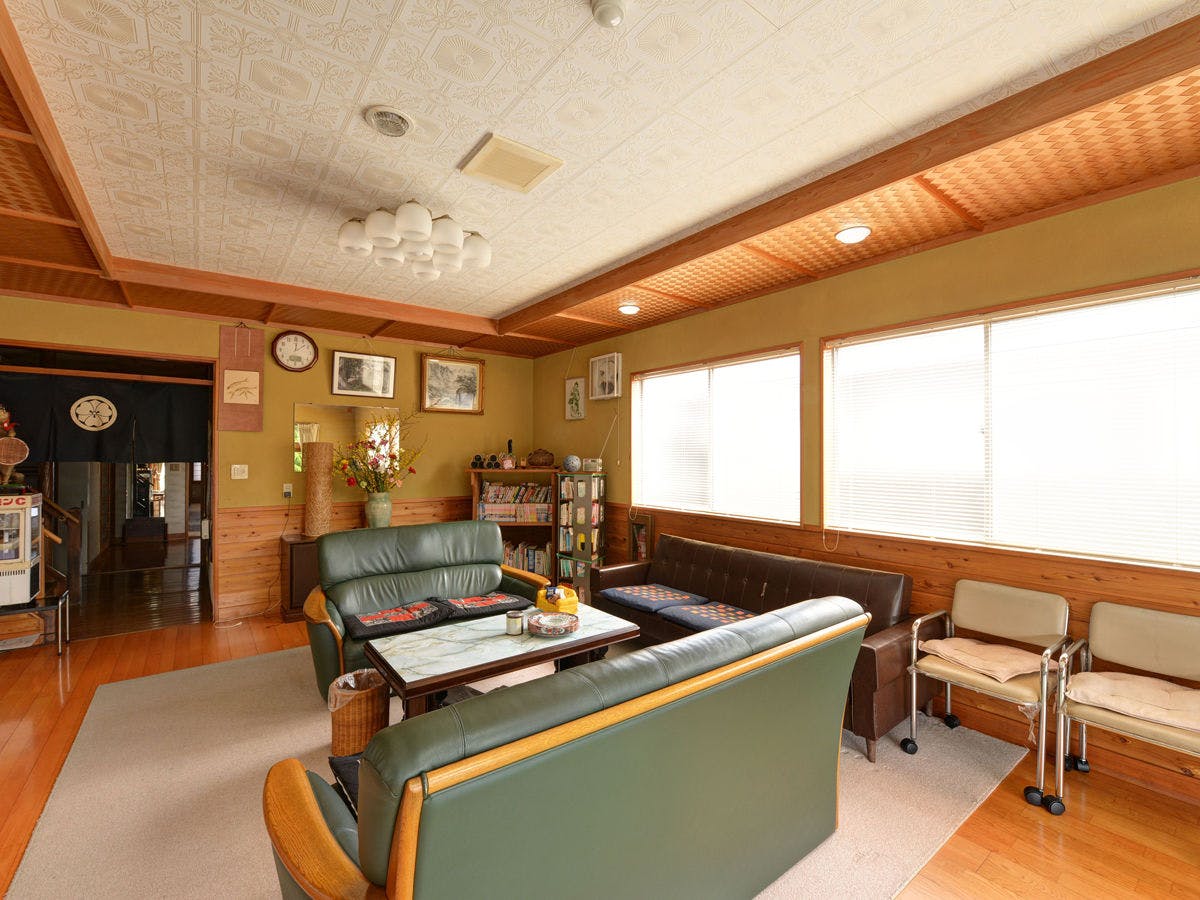 *【ภายในอาคาร】