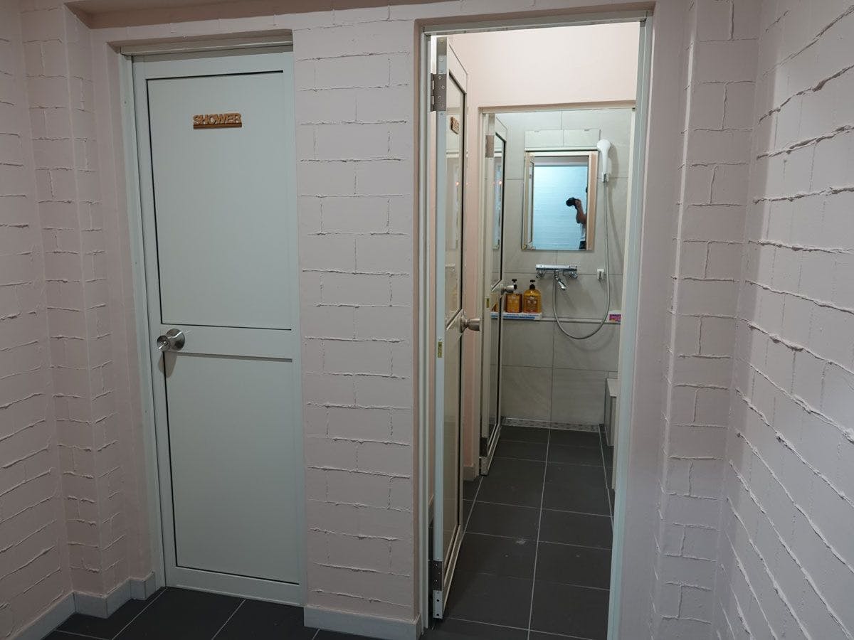 【อาคารหลัก】ห้องอาบน้ำฝักบัว