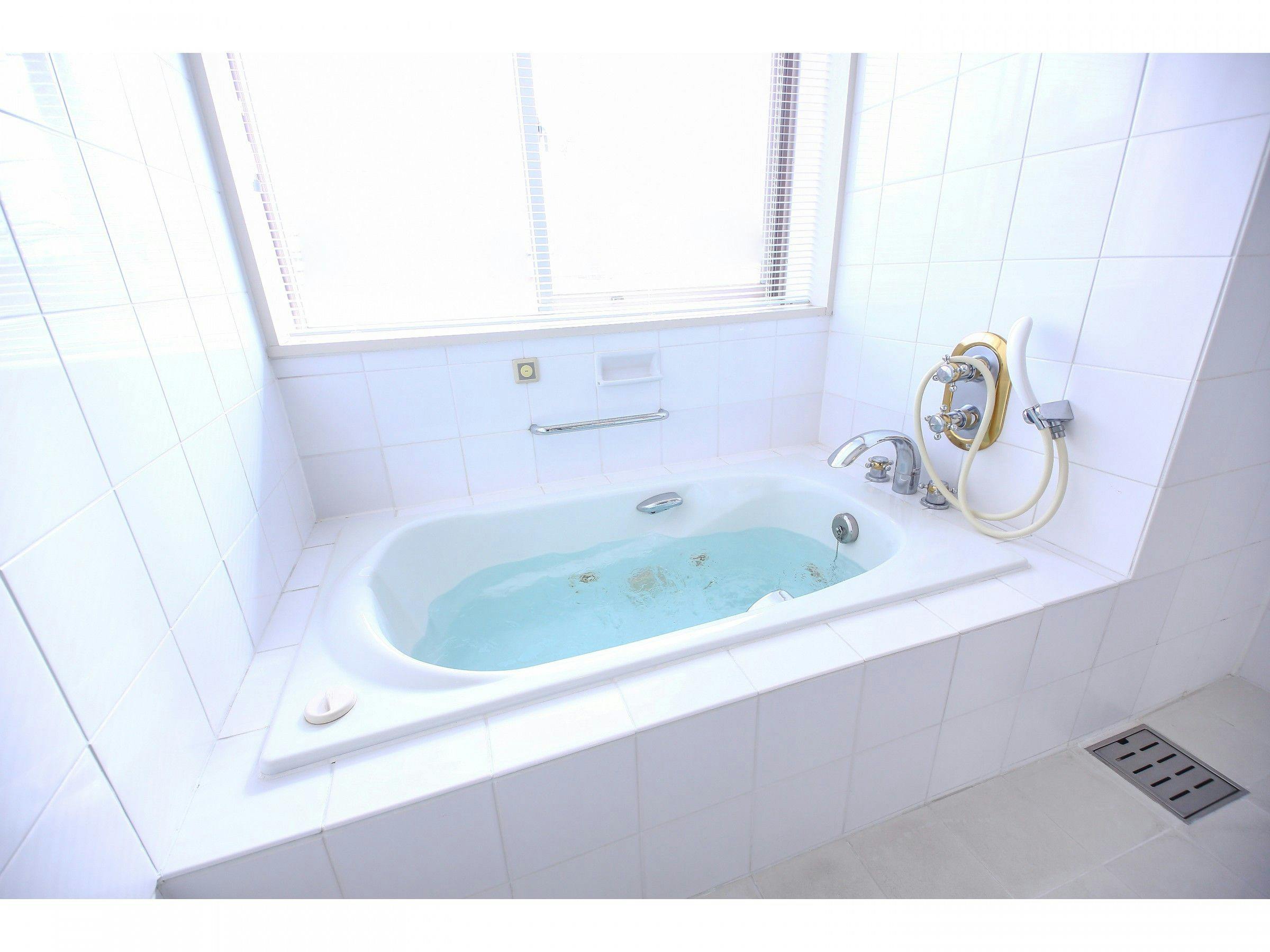 ห้องน้ำพร้อมจากุซซี่