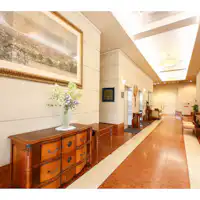 Sảnh phía Tây